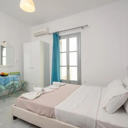 Depis Suites & Naxos Hotel apartamentowy