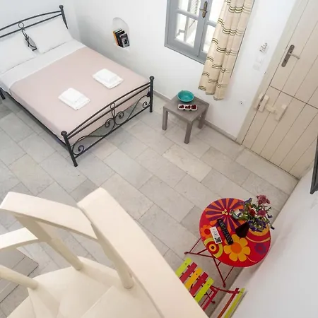 Depis Suites & Naxos Hotel apartamentowy
