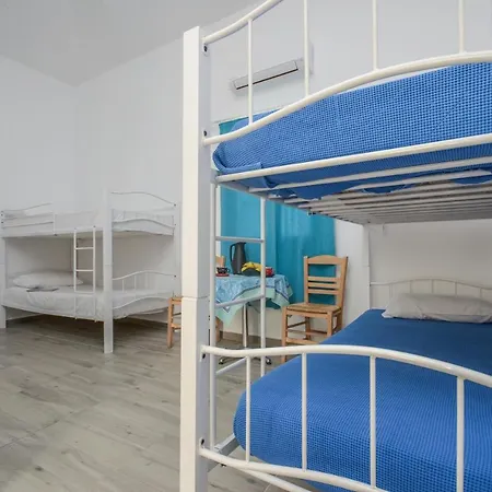 Depis Suites & Naxos Aparthotel